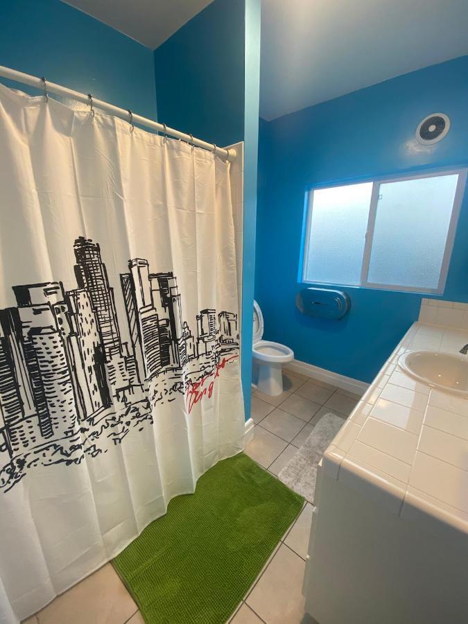 Private Large La Bedroom W Private Half-Bathroom - Ac - Wifi - Private Fridge Near Usc - Exposition Park - Usc Memorial Coliseum - Banc Of California Stadium - Downtown Los Angeles Dtla - University Of Southern California Usc! Exteriör bild